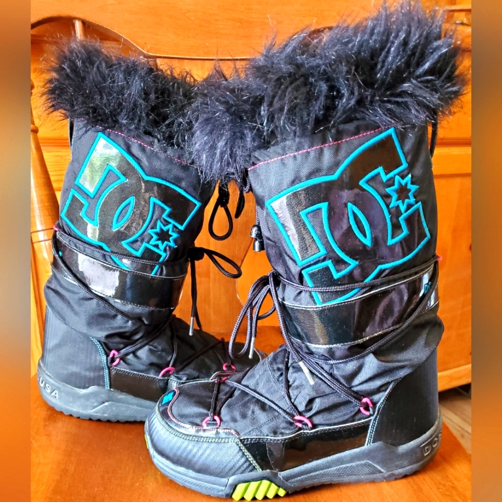 💙💖💚DC Chalet Winter Snow Boots Large💕💙💚